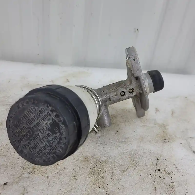 (new ref. 2pg-2583t-01-00) master cylinder assy Bon Plan